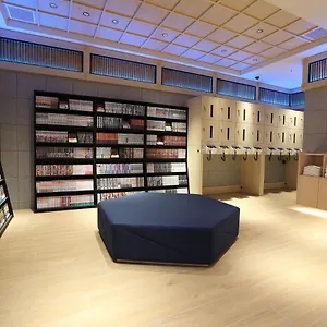 Henn Na Premier Fushimiekimae 酒店